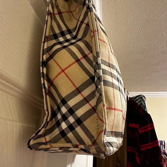 SMALL BURBERRY TOTE “👜 READ DESCRIPTION “ - Picture 3 of 15